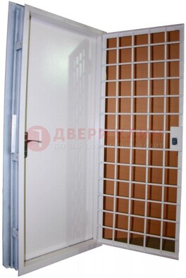 Белая стальная бронированная дверь с нитроэмалью ДБ-7 в Черноголовке