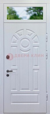 Белая входная дверь со стеклом и верхней фрамугой ДФГ-3 в Черноголовке