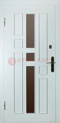 Белая стальная дверь с МДФ и декоративными вставками ДМ-62 в Черноголовке