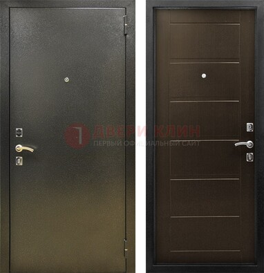 Темная металлическая дверь с порошковым напылением ДП-105 в Черноголовке