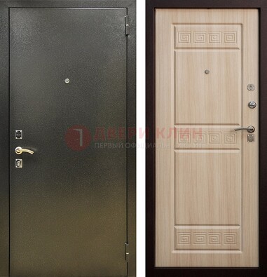 Железная темно-серая дверь с порошковым напылением и МДФ с резьбой ДП-276 в Черноголовке