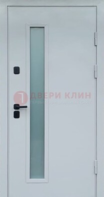 Светлая железная дверь с порошковым напылением ДП-303 в Черноголовке