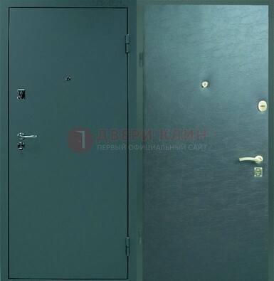 Зеленая стальная дверь с порошковым покрытием ДП-93 в Черноголовке