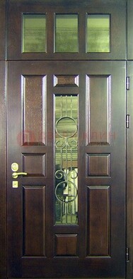 Парадная дверь со стеклянными вставками и ковкой ДПР-1 в офисное здание в Черноголовке