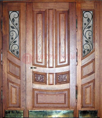 Парадная дверь со стеклом и ковкой ДПР-35 для загородного дома в Черноголовке