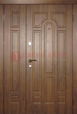 Двухстворчатая коричневая парадная дверь ДПР-48 в Черноголовке
