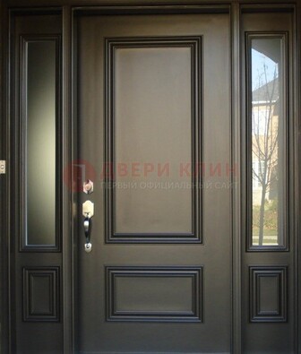 Парадная дверь с отделкой массив ДПР-65 в загородный дом в Черноголовке