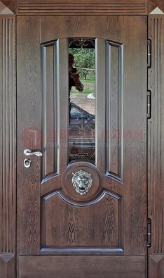Коричневая уличная дверь со стеклом и ковкой ДСК-107 в Черноголовке