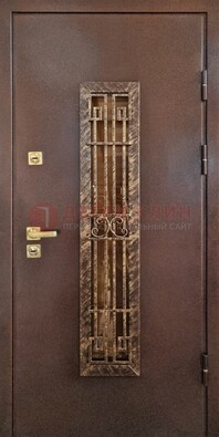 Металлическая дверь с порошковым напылением со стеклом и ковкой ДСК-110 в Черноголовке