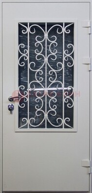 Простая железная дверь со стеклом и ковкой ДСК-11 в Черноголовке