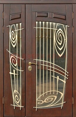 Коричневая железная дверь с большим стеклом и ковкой ДСК-203 в Черноголовке