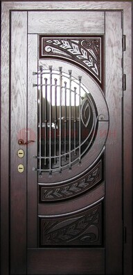 Одностворчатая входная дверь со стеклом и ковкой ДСК-21 в Черноголовке