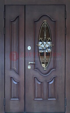 Темная металлическая дверь Винорит со стеклом и ковкой ДСК-239 в Черноголовке