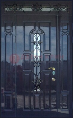Глянцевая полуторная дверь Винорит стекло и ковка ДСК-275 в Черноголовке