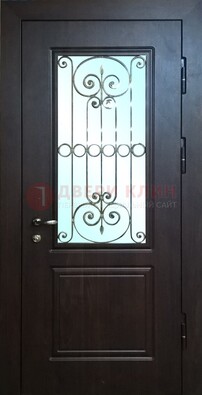 Железная дверь со стеклом и ковкой ДСК-65 для общественных зданий в Черноголовке