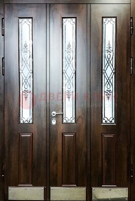 Входная дверь со стеклом и ковкой ДСК-72 в кирпичный дом в Черноголовке