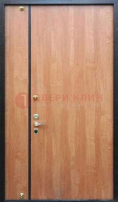 Светлая тамбурная дверь ДТМ-29 в Черноголовке