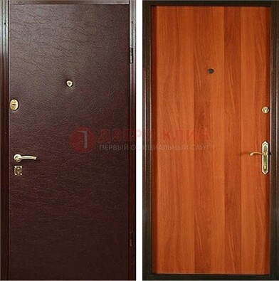 Коричневая металлическая дверь с винилискожей ДВ-20 в Черноголовке