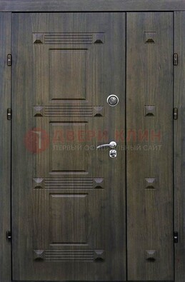 Железная двухстворчатая филенчатая дверь с виноритом ДВТ-143 в Черноголовке