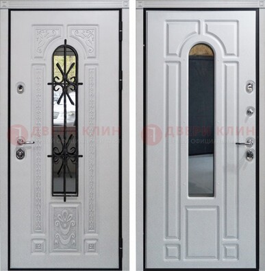 Белая стальная дверь с виноритом и ковкой снаружи ДВТ-197 в Черноголовке