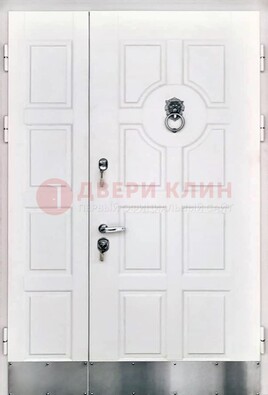 Белая входная дверь с виноритом ДВТ-246 в Черноголовке