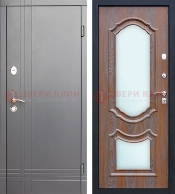 Серая входная дверь со светлой МДФ и зеркалами внутри ДЗ-77 в Черноголовке
